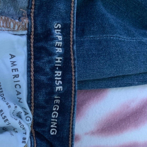 Ripped super high rise jeans! - Picture 3 of 4